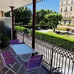Arcachon Centre : T2 Tout Equipe A 150M De La Plage Avec Loggia Et Parking Securise - Fr-1-433-5