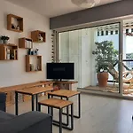 Appartement Avec Terrasses Ensoleillees Et Parking A Ciboure - Fr-1-239-651