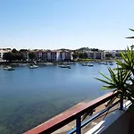 Ciboure : T4 Spacieux Avec Balcon Et Veranda, Proche Golf - Fr-1-239-554