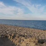 A 200M De La Plage, Bel Appartement Spacieux + Parking