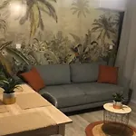 Appartement T2 Avec Grande Terrasse, Parking, Animaux Admis Et Piscine - Fr-1-195-94