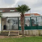 Maison Confortable Pour 10 Personnes Avec Jacuzzi
