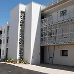 Appartement En Bord De Mer, 2 Chambres, Piscine, Parking, Animaux Admis - Fr-1-194-231
