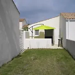 Charmante Maison Avec Jardin, Proche Commerces Et Plages, Wifi Inclus - Dolus-D'Oleron - Fr-1-246A-350