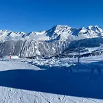 L'Escalade 3