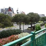 Appartement 2 Pieces Avec Piscine Et Parking A Dives-Sur-Mer - Fr-1-487-294
