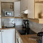 Appartement 3 Pieces Calme Avec Ascenseur A Dives-Sur-Mer - Fr-1-487-319