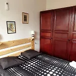 Le Jasmin Airconditioned Studio With Swimming Pool