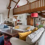 Belle Maison Chaleureuse Pour 14 Personnes