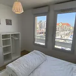 Bel Appartement Duplex 4 Pieces Avec Vue Sur Port Et Terrasse - Fr-1-487-314