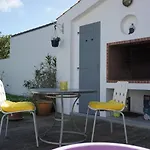 Maison Confortable Proche Commerces, Plage Et Port - 6 Couchages, Jardin Clos Avec Terrasse Et Bbq - Fr-1-224B-453