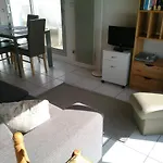 Appartement A Royan, Proche Plage, 2 Chambres Et Balcon - Fr-1-494-75