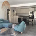 Azur Appart 4 Pers - Parking - Terrasse - 10Min Du Centre