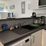 Studio Cabine Avec Parking, Lave-Linge, Lave-Vaisselle, Proche Plage Et Commerces - Fr-1-702-17