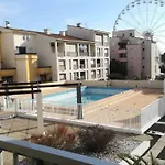 Beau Studio Cabine Avec Balcon, Vue Piscine, Parking Prive, Climatisation, Solarium, Laverie