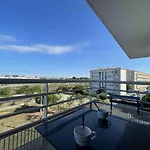 Appartement 2 Pieces Avec Balcon, Proche Gare Et Commerces, Parking Prive, Menage Inclus, La Rochelle - Fr-1-246-637