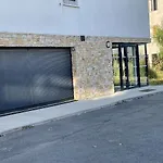 Appartement 2 Pieces, Terrasse, Parking Prive, Proche Plage Et Centre, Grau-Du-Roi - Fr-1-250-174