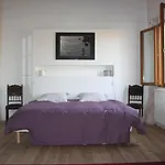 Villa Au Milieu Des Pins / Bord Du Lac