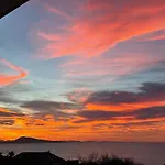 Beach House! Vue Ocean Et Montagnes. Plage Centre.
