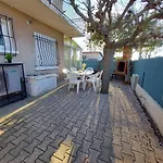 Appartement 3 Pieces Rdc 8 Pers Avec Terrasse Et Confort Modeste - Fr-1-326-738