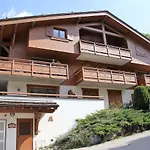 Appartement 3 Chambres Pour 6-8 Personnes Avec Balcon Et Garage A La Clusaz - Fr-1-459-10