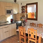 Appartement Cosy Avec Balcon, Parking Individuel Et Wifi A Saint-Jean-De-Sixt - Fr-1-459-165