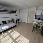 Fully Equipped Apartment 5Min From The Train
