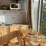 **Pavillon Avec Terrasse Et Veranda, 5 Pers, Proche Plage Et Commerces** - Fr-1-701-36