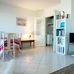 Appartement Vue Mer A La Rochelle 6 Pers. - Fr-1-551-57