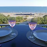 Studio De 33 M2, Vue Et Bord De Mer, Parking