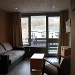 2 Pieces Au Pied Des Pistes Avec Parking Inclus Et Balcon Expose Sud-Ouest - Fr-1-449-57