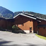 Charmant Studio Renove Avec Mezzanine, Balcon Et Parking Au Pied Du Telepherique De Nyon - Fr-1-524-86