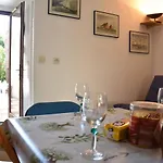 Pavillon 3 Pieces A Gruissan Avec Piscine, 2 Terrasses Et Parking Prive, A 400M De La Mer - Fr-1-229-842
