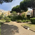 Studio 4 Pers Avec Piscine Et Parking A 1200M De La Plage - Fr-1-249-263