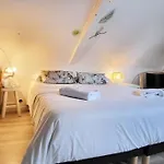 La Cabane - Petit Studio Mansarde - Plage 50M - Rue Gratuite
