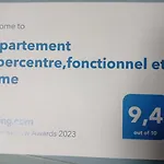House Of Twenty, Calme,Rue Pietonne, Proche De La Mer, Wifi Gratuit