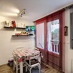 Studio Cabine Renove Pour 4 Pers Avec Balcon, Parking Et Wifi, Proche Pistes Et Commerces - Les Menuires - Fr-1-178-290