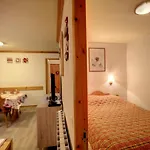 Les Menuires - Joli 3 Pieces, 6 Pers, Pied Des Pistes, Parking Gratuit - Fr-1-178-166
