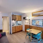 Studio Cosy Pour 2 A La Croisette, Les Menuires, Avec Balcon Et Parking - Fr-1-178-337