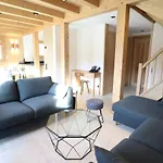 Chalet Neuf Expose Plein Sud A 600M Des Pistes Avec Terrasse Et Parking - Fr-1-623-299