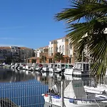 Studio A Sete Avec Vue Mer, Parking Prive, Proche Plages Et Commerces - Fr-1-338-486
