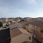 Appart 2/4 Pers Proche Centre Avec Balcon, Parking