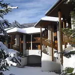 Appartement Cosy Au Vieux Village Avec Parking, Proche Des Pistes Et Telecabines - Fr-1-623-118