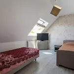 Maison Familiale Avec Jardin Clos, 4 Pieces, 6 Pers, Proche Plage Et Commerces, Wifi, Parking Inclus. - Fr-1-477-192