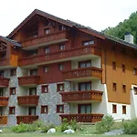 Appartement Cosy 3 Pieces Pour 4 Personnes A Meribel Village, Proche Des Pistes Et Commerces - Fr-1-411-256