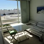 Appartement 2 Pieces Avec Piscine Et Parking, En Bord De Plage - Fr-1-250-213