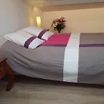 Hebergement Insolite Studio Grau Du Roi Mas Des Marines Piscine