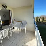 Appartement Dans Residence Front De Mer Avec Piscine Port Camargue