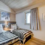 Spacieux Appartement 4 Pieces Au Centre De Courchevel Avec Acces Pistes Et Parking - Fr-1-562-34