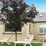 Lovely Home In Trevou Treguignec With Wifi